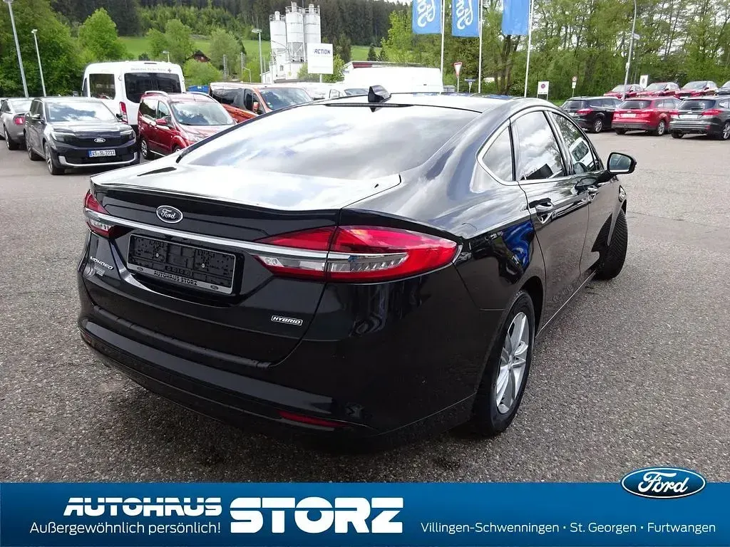 Gebraucht Ford Mondeo Titanium 140 PS (102 kW) 2021 Schwarz Limousine