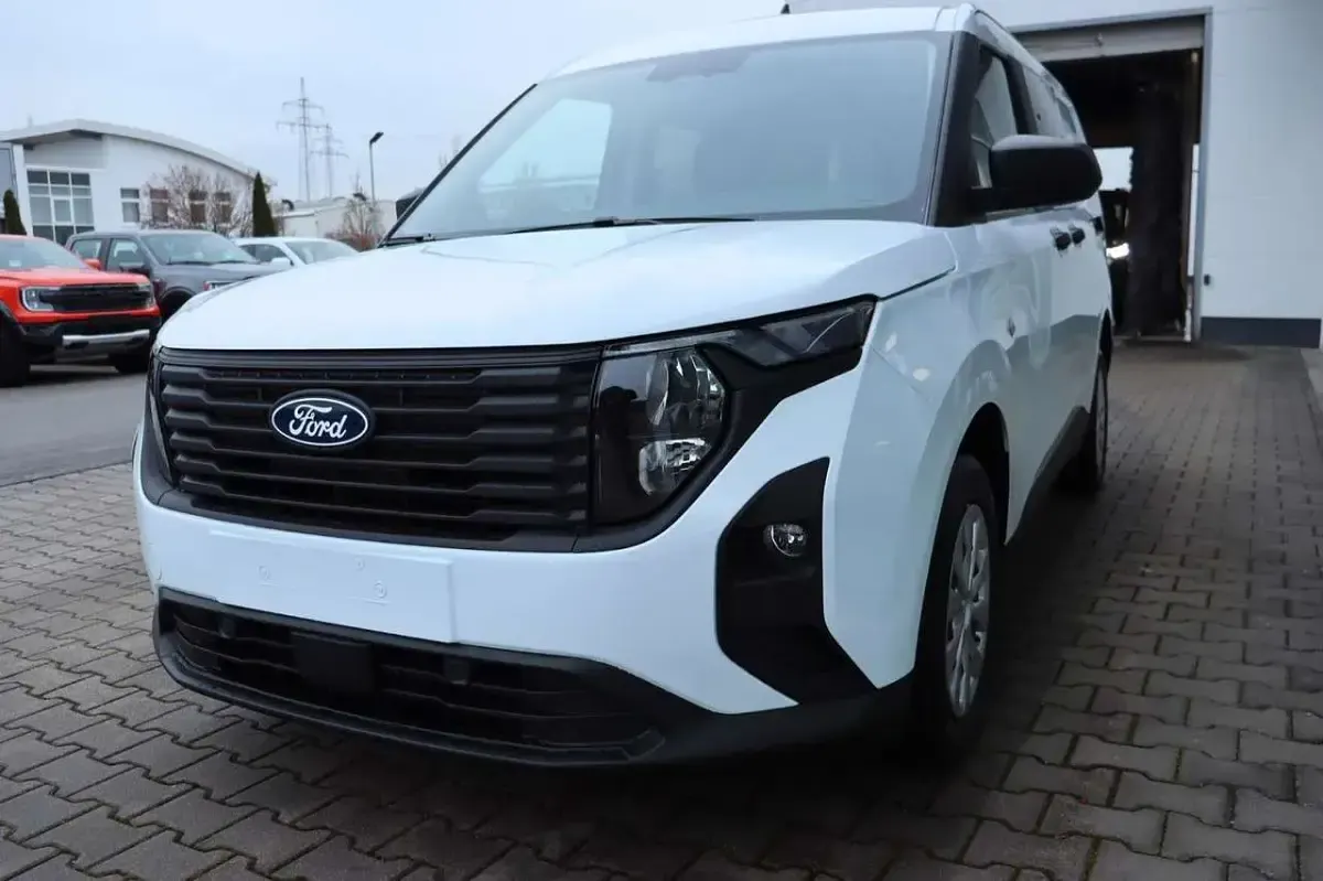 Nowe Ford Transit Trend 101 KM (74 kW) 2026 Biały Minivan