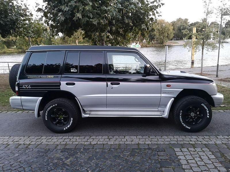 Silber Gebraucht 2002 Mitsubishi Pajero Top SUV | 10.000 € - Bild 1/4