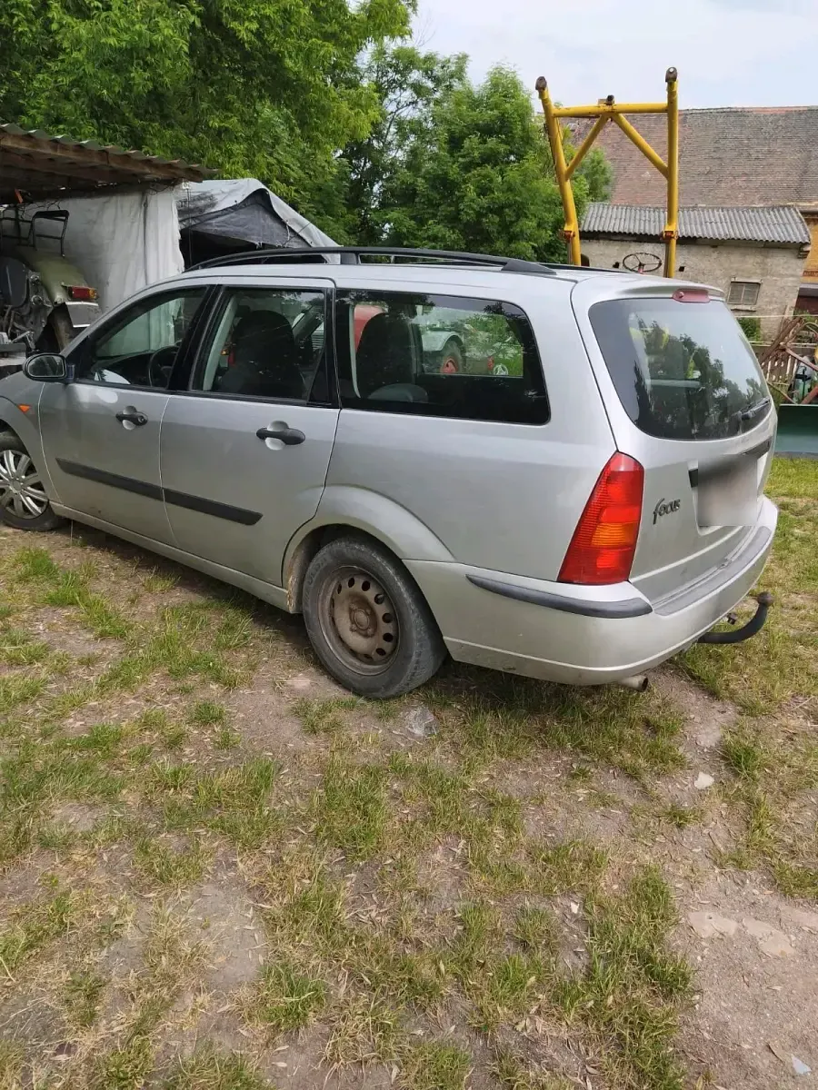 Gebraucht Ford Focus 100 PS (73 kW) 2003 Grau Kombi