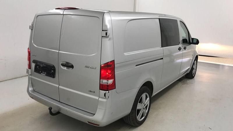 Gebraucht Mercedes Vito 163 PS (119 kW) 2021 Silber Van