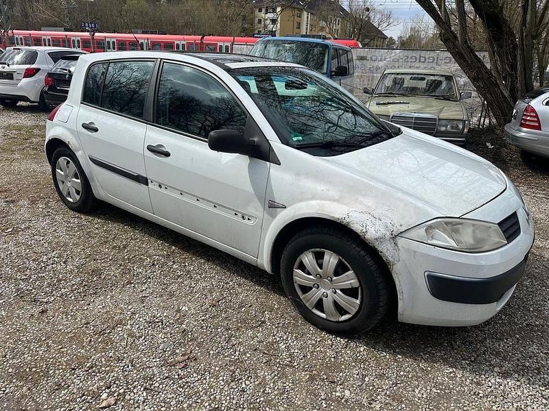 Gebraucht Renault Mégane II 82 PS (60 kW) 2003 Weiß Limousine