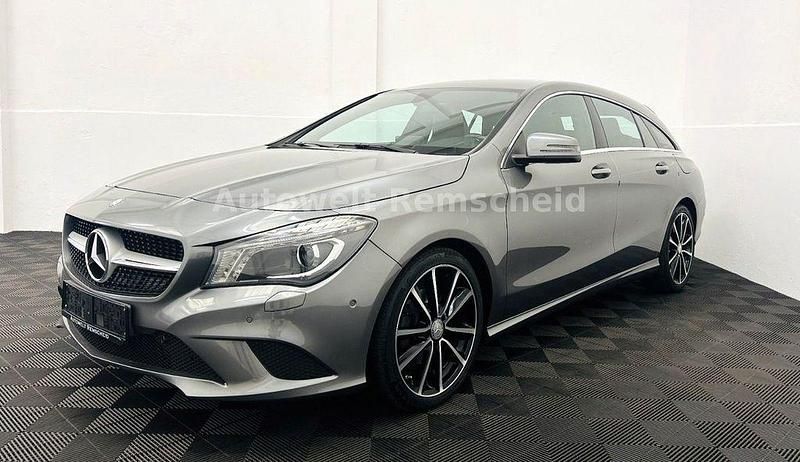 Grau Gebraucht 2016 Mercedes CLA200 Limousine | 14.999 € (Fairer Preis) - Bild 1/4