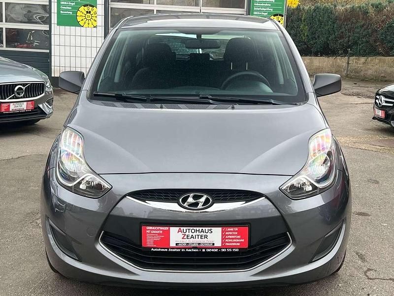 Gebraucht Hyundai ix20 Classic 90 PS (66 kW) 2011 Grau Kleinwagen