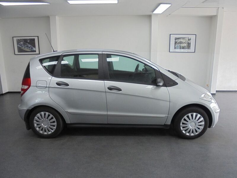 Silber Gebraucht 2004 Mercedes A150 Classic Van / Kleinbus | 2.490 € (Fairer Preis) - Bild 1/4