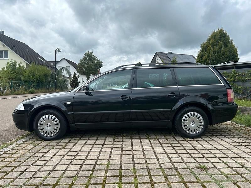 Gebraucht VW Passat 131 PS (96 kW) 2002 Schwarz Kombi
