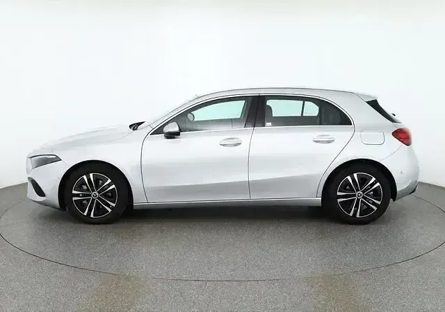 Gebraucht Mercedes A180 Progressive 150 PS (110 kW) 2023 Silber Limousine