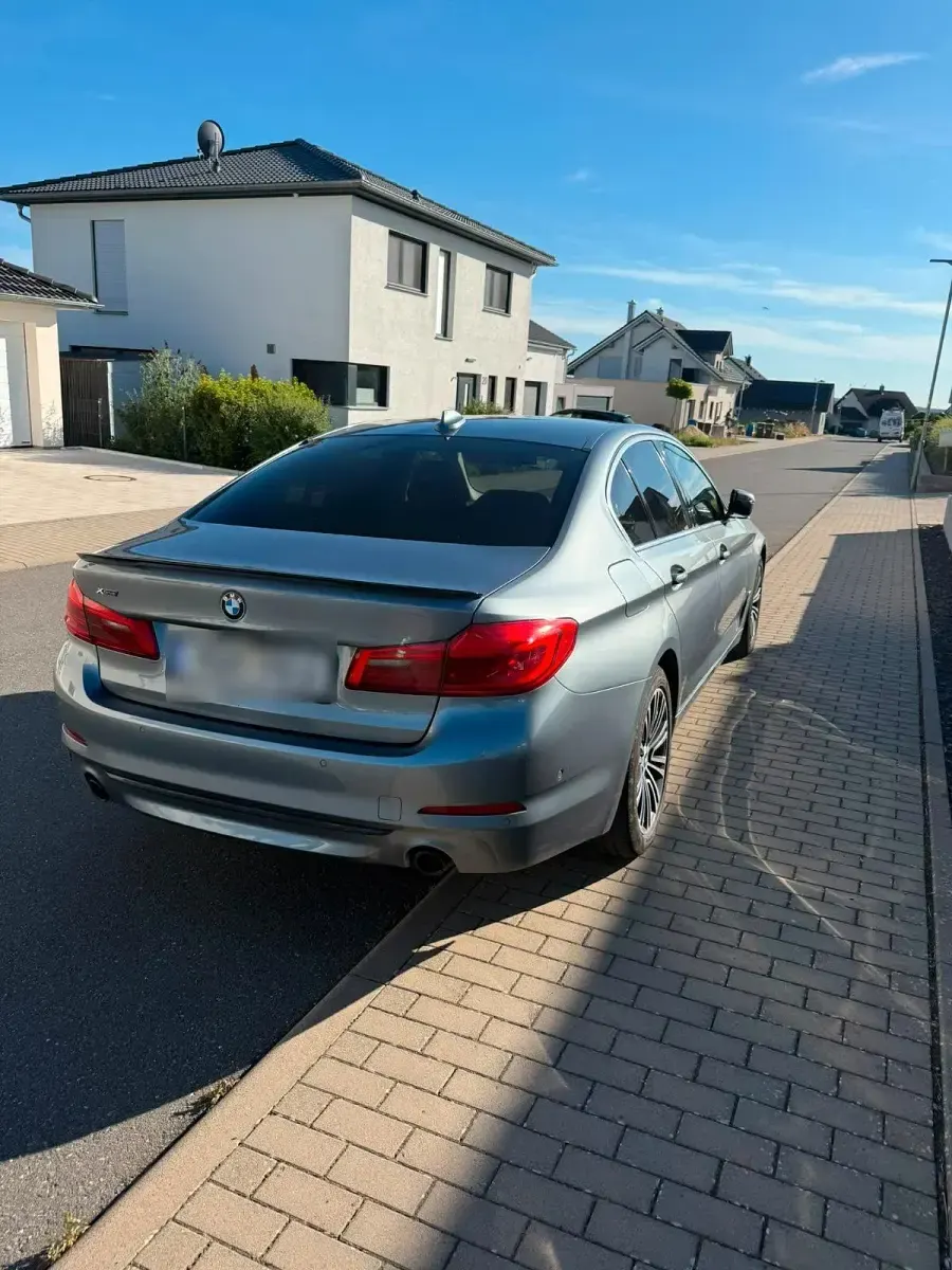 Gebraucht BMW 530 251 PS (184 kW) 2019 Andere farben Limousine