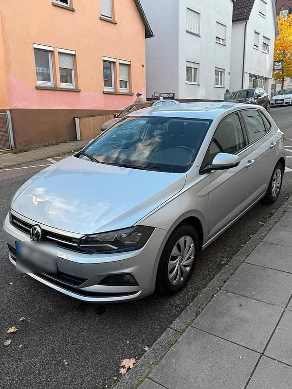 Silber Gebraucht 2018 VW Polo Kleinwagen | 9.600 € (Guter Preis) - Bild 1/4