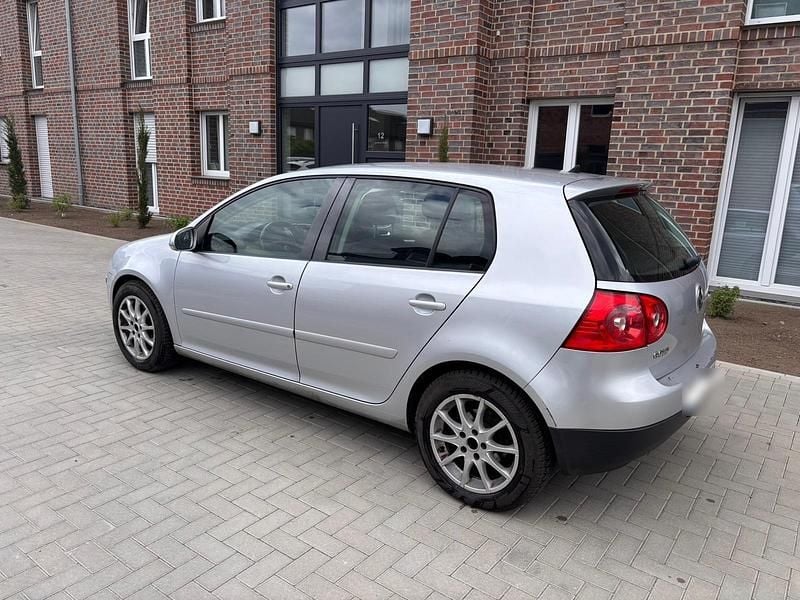 Gebraucht VW Golf V 105 PS (77 kW) 2007 Silber Kleinwagen