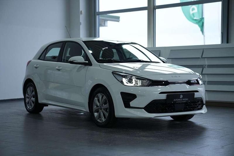 Gebraucht Kia Rio Vision 84 PS (61 kW) 2022 (ud) schneeweiss Kleinwagen