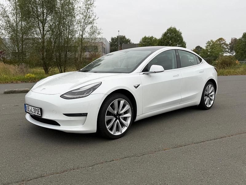 Weiß Gebraucht 2019 Tesla Model 3 Long Range AWD Limousine | 22.499 € (Guter Preis) - Bild 1/4