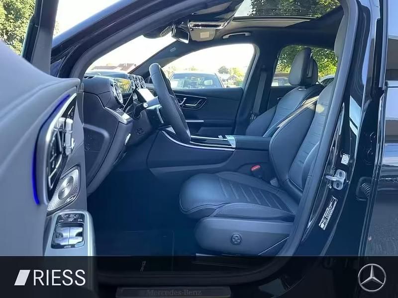 Gebraucht Mercedes GLC300 AMG 258 PS (189 kW) 2025 Metalliclack obsidianschwarz Coupé