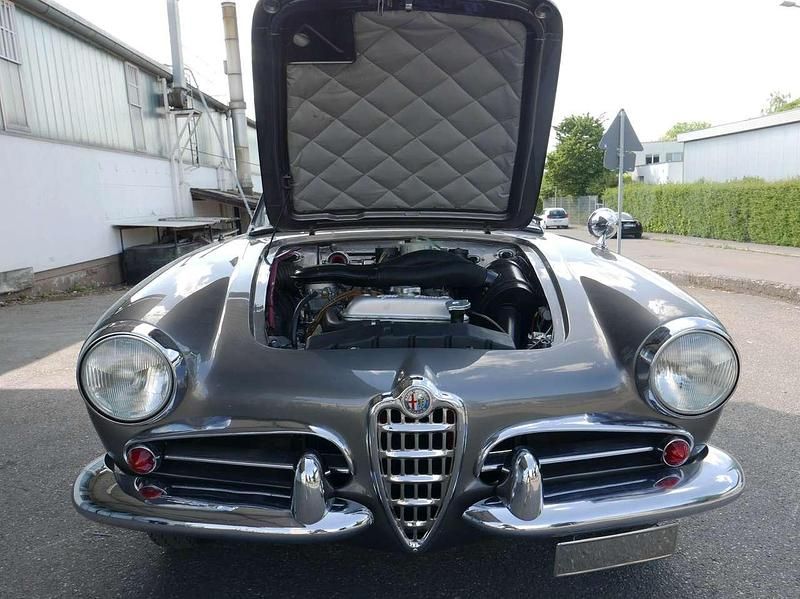 Gebraucht Alfa Romeo Giulia Spider 92 PS (67 kW) 1964 Grau Cabrio
