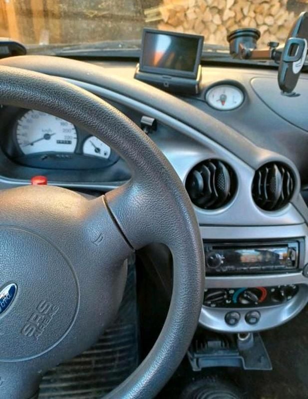 Second-hand Ford Ka 60 CP (44 kW) 2003 Galben Hatchback