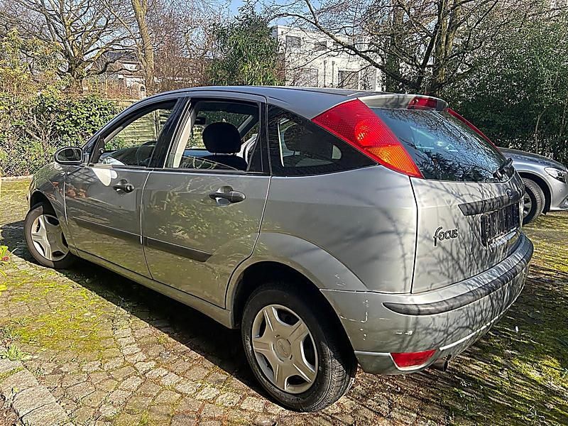 Gebraucht Ford Focus 101 PS (74 kW) 2003 Silber Limousine