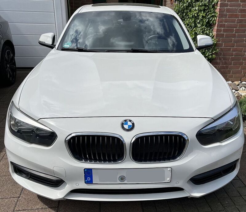 Weiß Gebraucht 2017 BMW 118 Advantage Kleinwagen | 17.500 € (Fairer Preis) - Bild 1/4