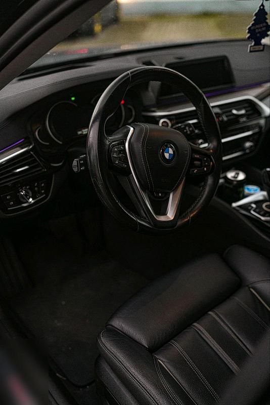 Gebraucht BMW 530 Luxury Line 265 PS (194 kW) 2019 Schwarz Kombi