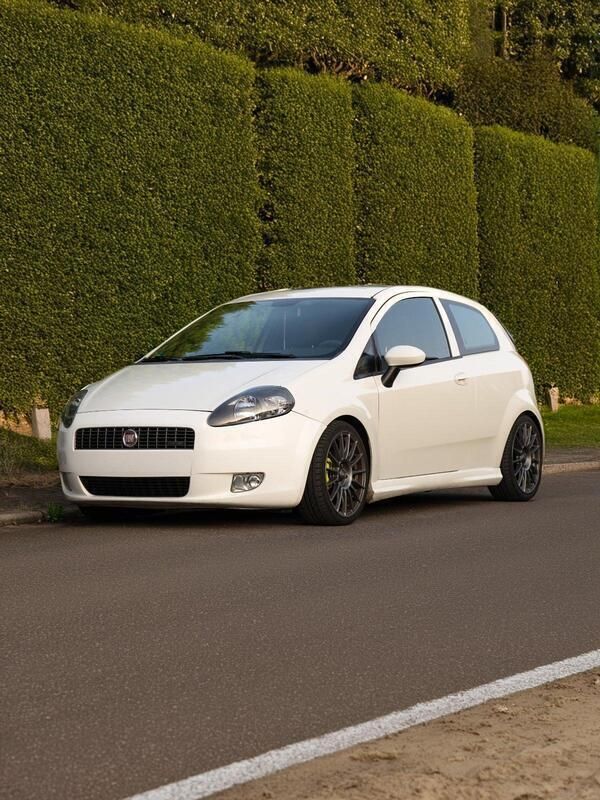 Weiß Gebraucht 2011 Fiat Punto Kleinwagen | 1.600 € (Superpreis) - Bild 1/4