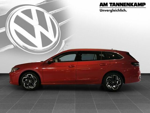 Gebraucht VW Passat Elegance 150 PS (110 kW) 2025 Rot Kombi