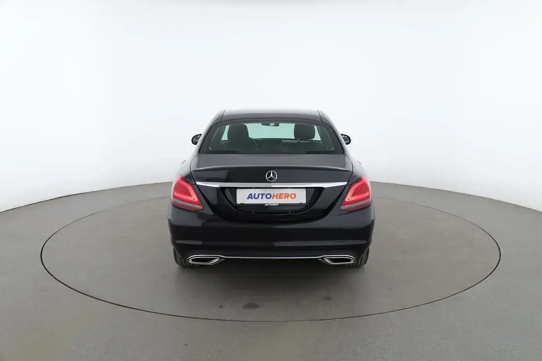 Gebraucht Mercedes C400 Avantgarde 333 PS (244 kW) 2020 Schwarz Limousine