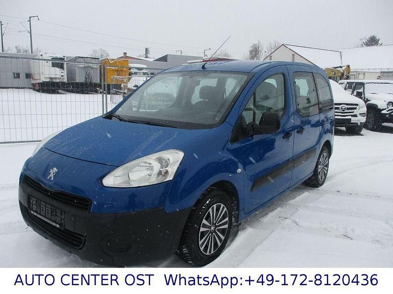 Gebraucht Peugeot Partner Tepee Active 92 PS (67 kW) 2013 Blau Van / Kleinbus