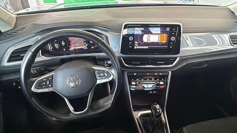 Second-hand VW T-Roc Style 150 CP (110 kW) 2022 Argintiu SUV