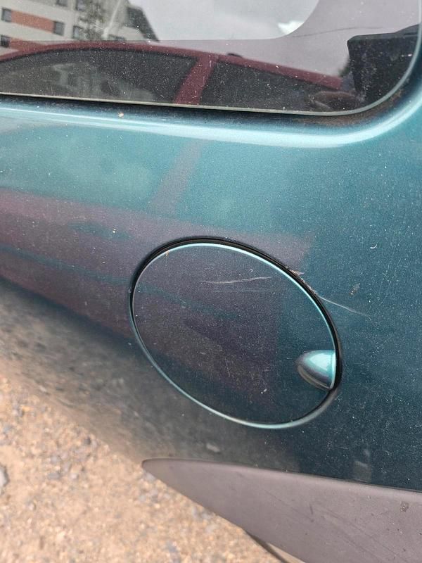 Second-hand Ford Ka 60 CP (44 kW) 1999 Verde Hatchback