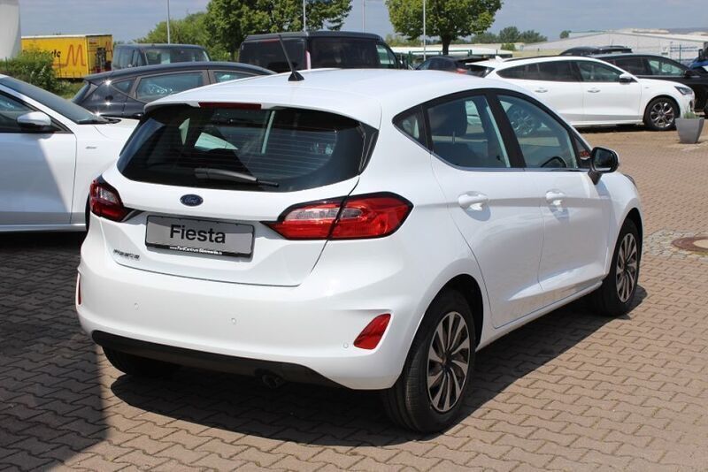 Gebraucht Ford Fiesta Titanium 75 PS (55 kW) 2023 Weiß Kleinwagen