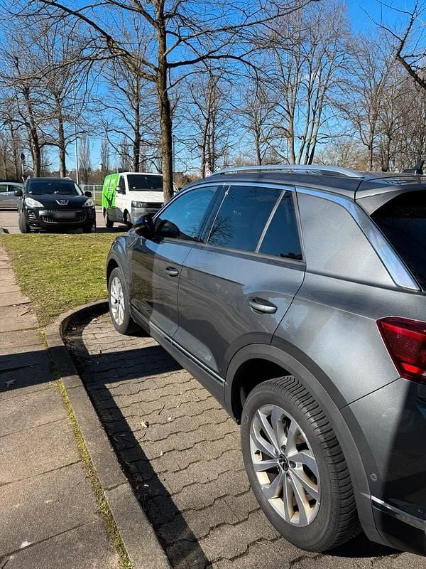 Gebraucht VW T-Roc Style 150 PS (110 kW) 2022 Grau SUV