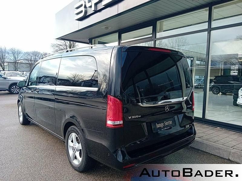 Gebraucht Mercedes V300 237 PS (174 kW) 2023 Schwarz Van / Kleinbus
