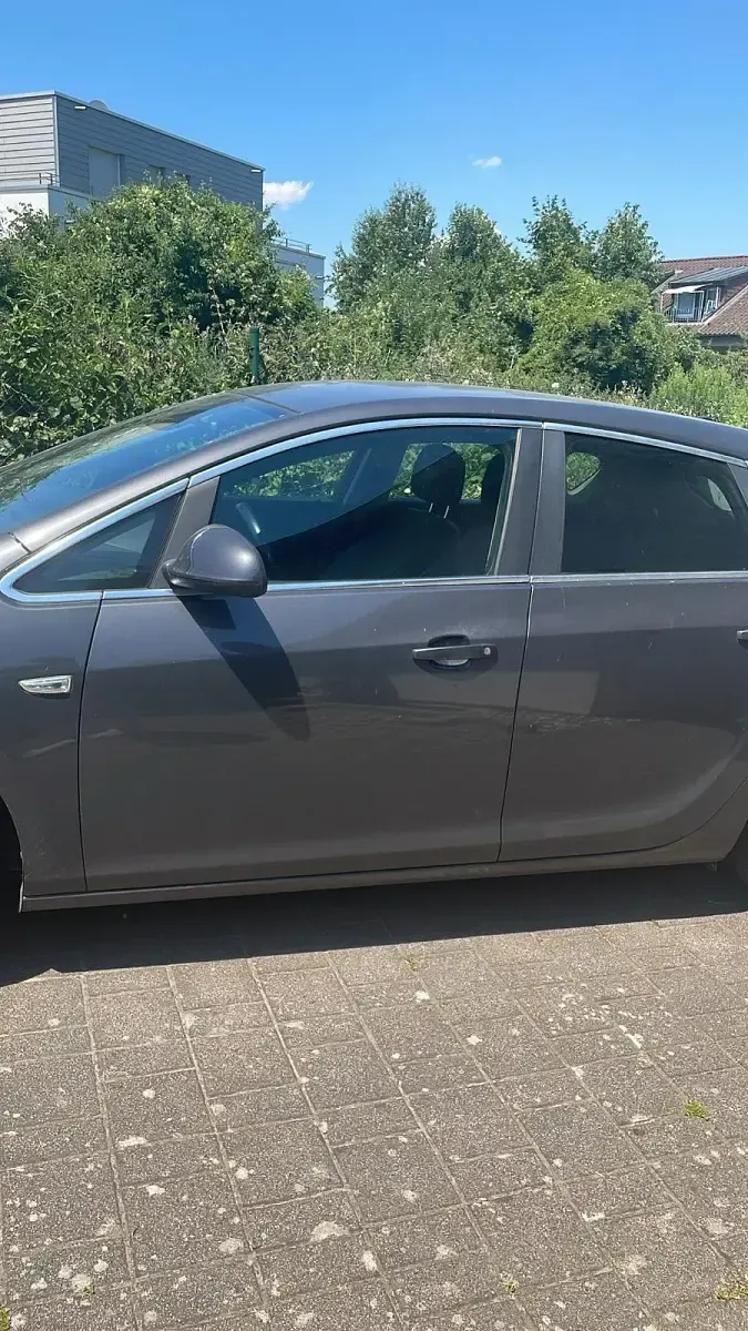 Gebraucht Opel Astra 140 PS (102 kW) 2012 Kleinwagen