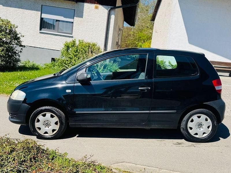 Second-hand VW Fox Basis 54 CP (39 kW) 2006 Negru Hatchback