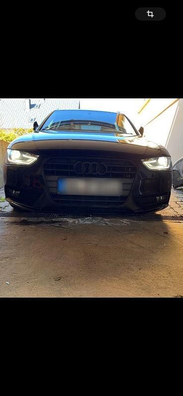 Schwarz Gebraucht 2015 Audi A4 Ambiente Kombi | 10.699 € (Superpreis) - Bild 1/4