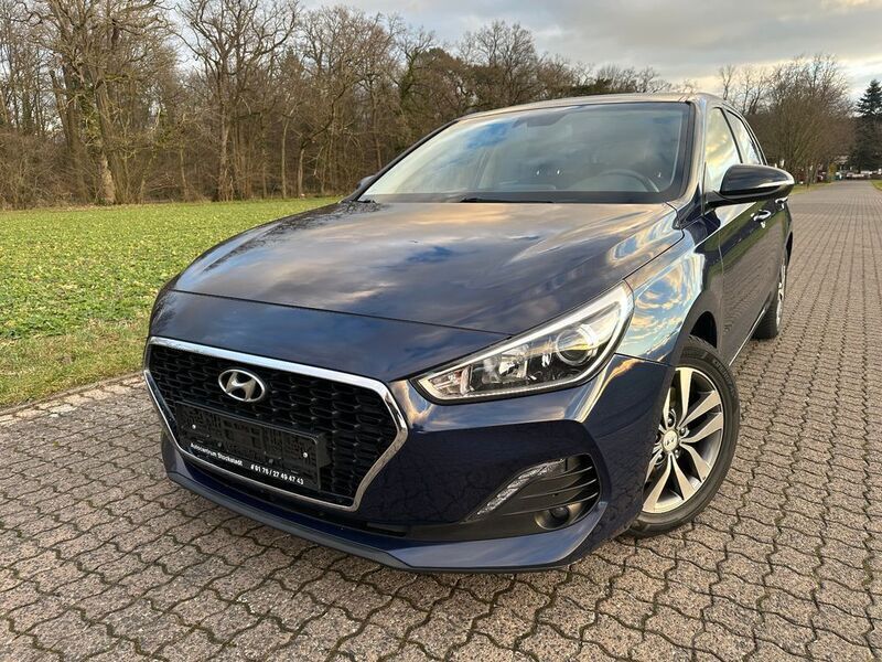 Blau Gebraucht 2019 Hyundai i30 YES! Limousine | 13.790 € (Fairer Preis) - Bild 1/4