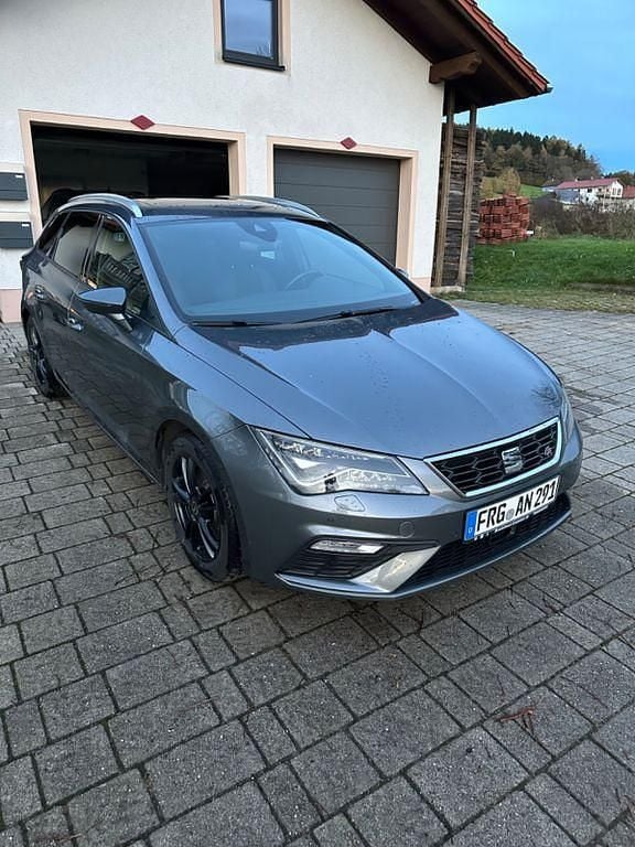 Grau Gebraucht 2018 Seat Leon ST FR Kombi | 14.000 € (Guter Preis) - Bild 1/4