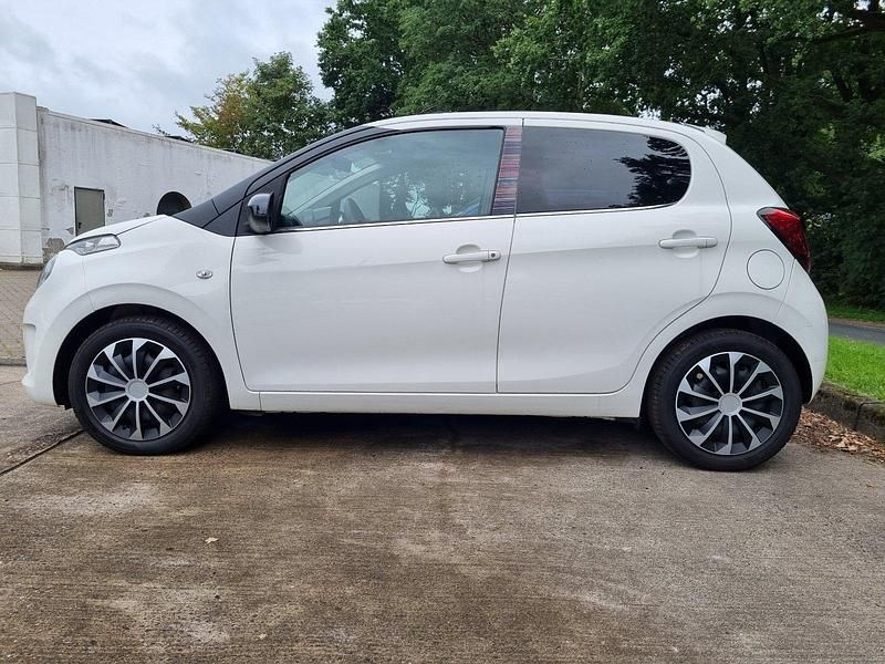 Weiß Gebraucht 2014 Citroën C1 PureTech Kleinwagen | 8.300 € (Teuer) - Bild 1/4