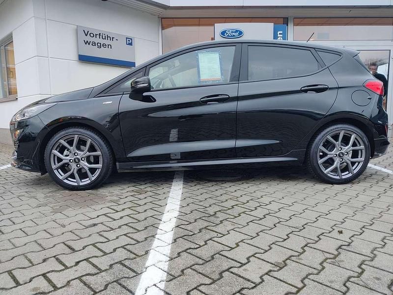 Gebraucht Ford Fiesta ST-Line 101 PS (74 kW) 2024 Obsidianschwarz metallic Kleinwagen