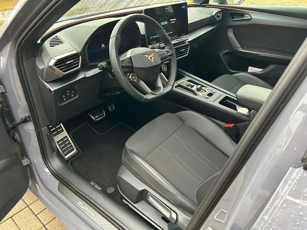 Gebraucht Cupra Leon 150 PS (110 kW) 2024 Grau Limousine