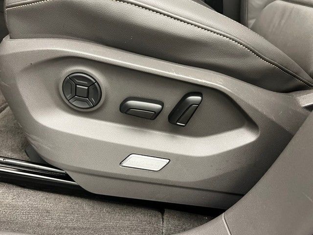 Gebraucht VW Touareg Atmosphere 231 PS (169 kW) 2021 Deep black perleffekt SUV