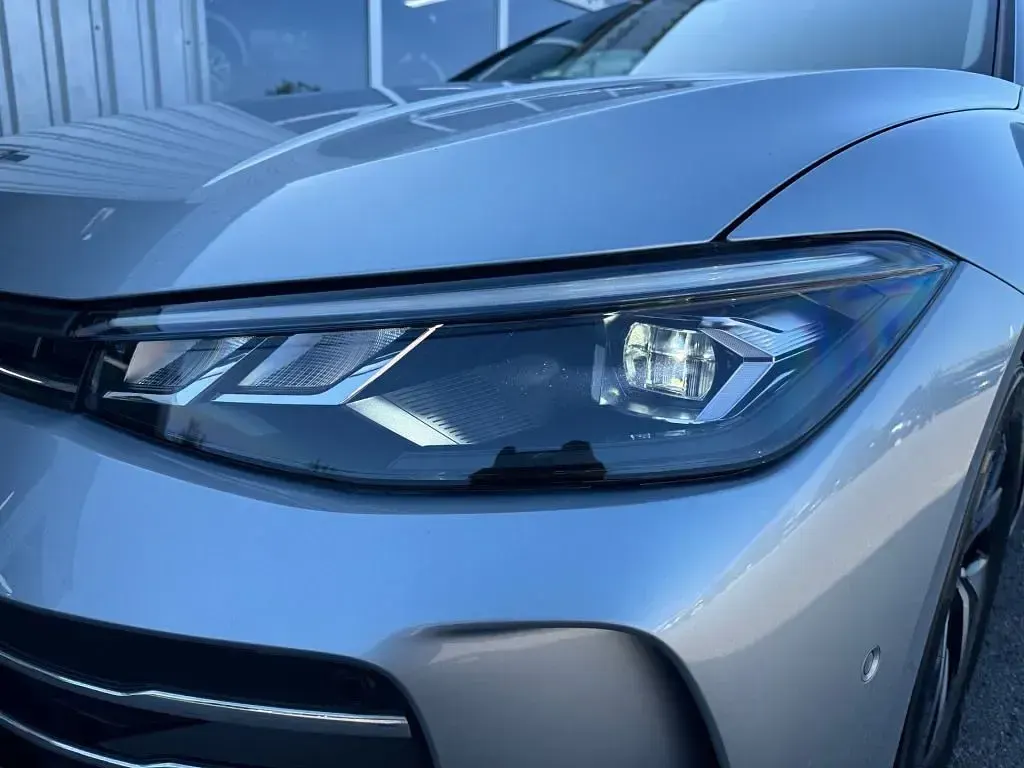 Gebraucht VW Passat Business 150 PS (110 kW) 2025 Silber Kombi