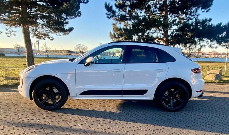 Second-hand Porsche Macan 258 CP (189 kW) 2016 Alb SUV