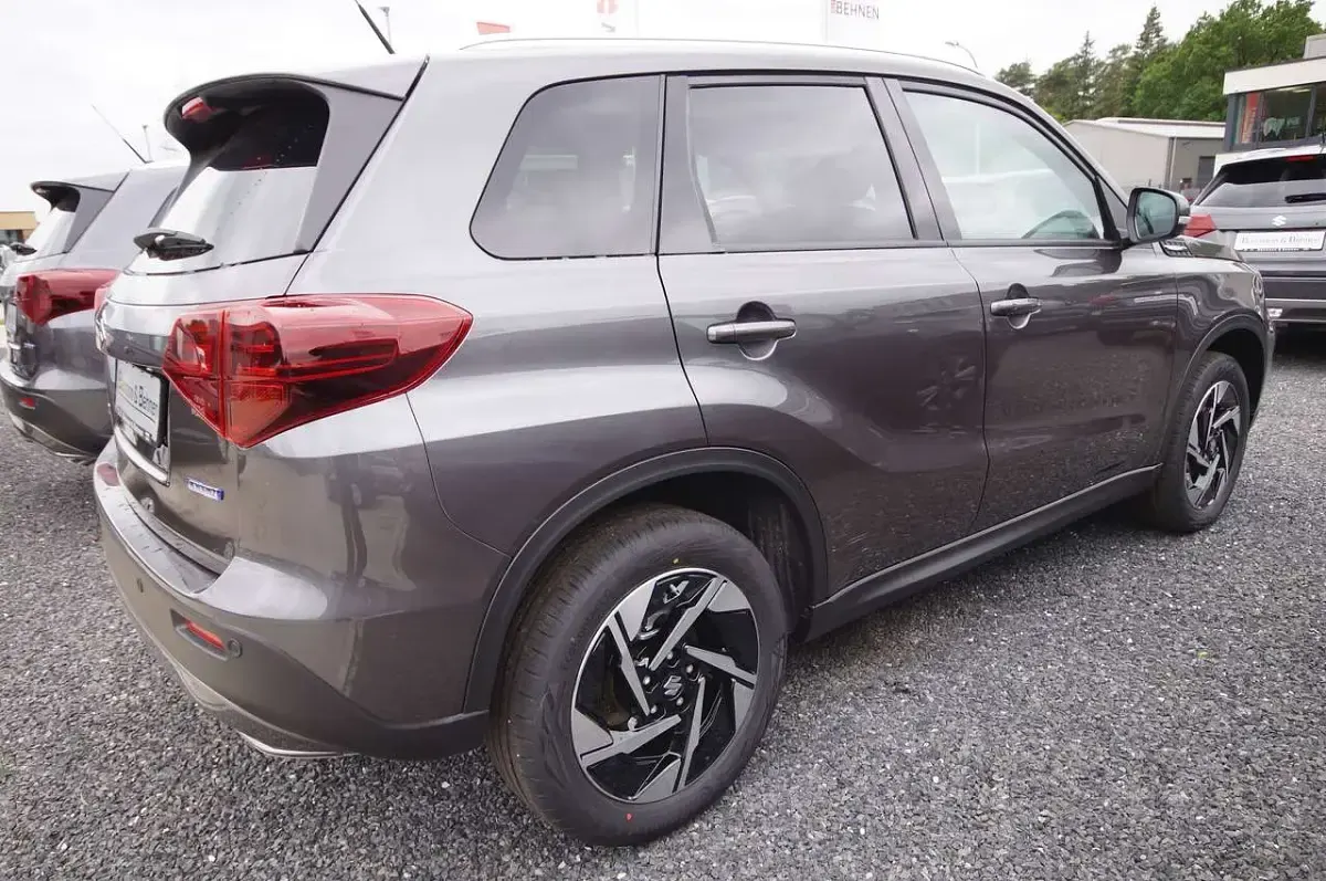 Neu Suzuki Vitara Comfort+ 110 PS (80 kW) 2026 Titan dark grey pearl SUV