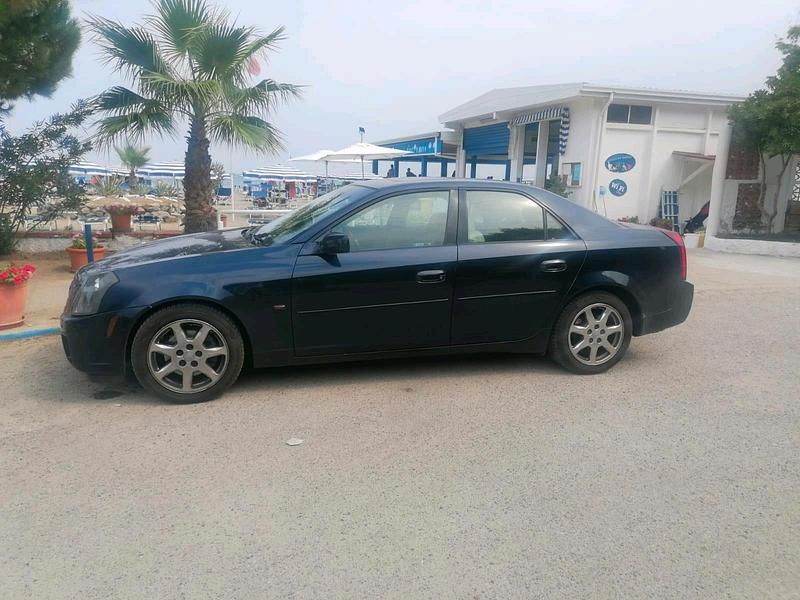 Blau Gebraucht 2005 Cadillac CTS Limousine | 5.799 € (Teuer) - Bild 1/4