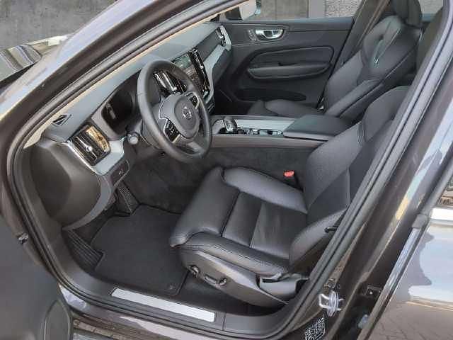 Gebraucht Volvo XC60 145 PS (106 kW) 2022 SUV