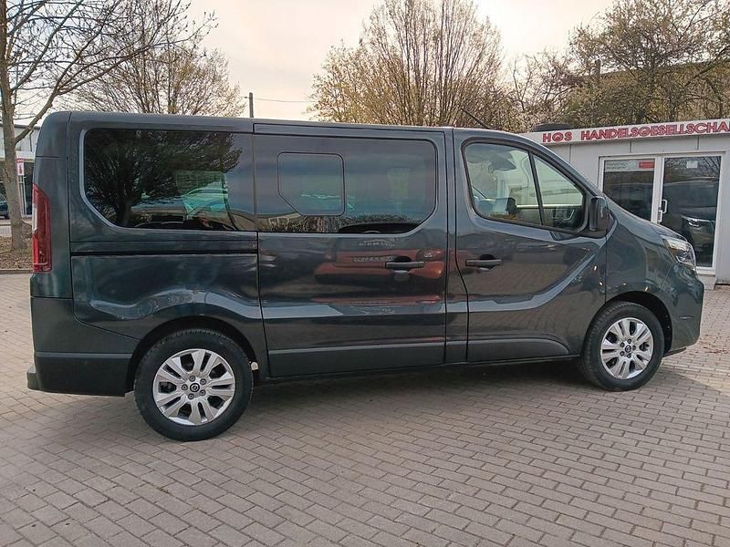 Second-hand Nissan Primastar Tekna 150 CP (110 kW) 2023 Gri Monovolum