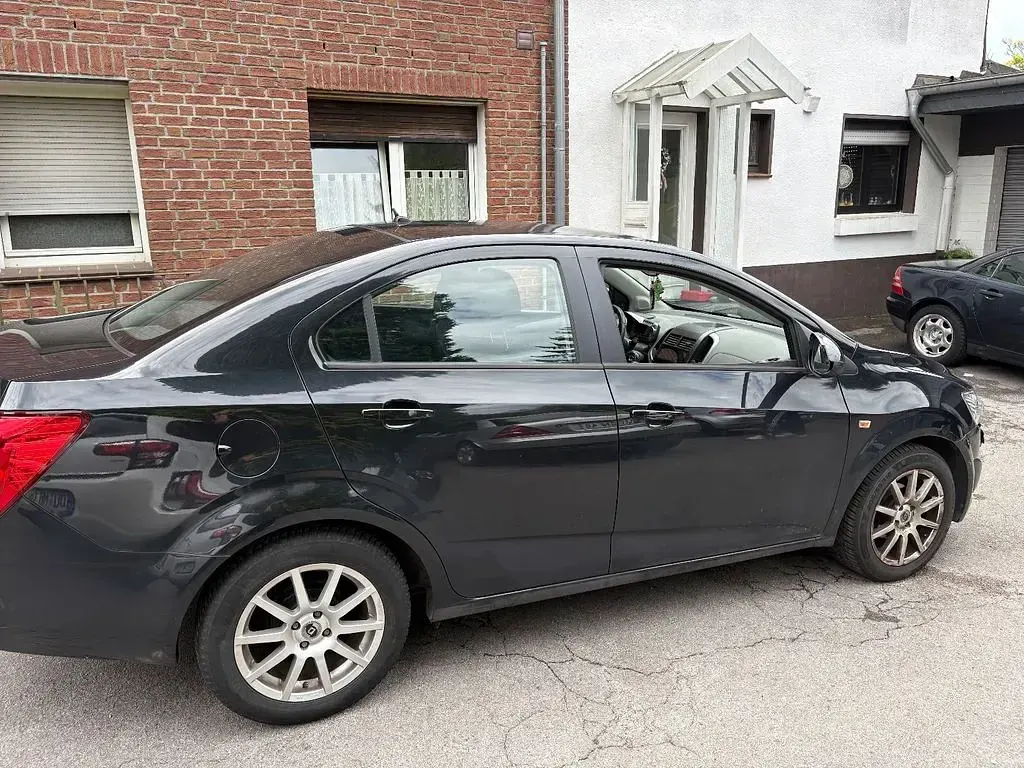 Gebraucht Chevrolet Aveo LT 86 PS (63 kW) 2011 Schwarz Limousine