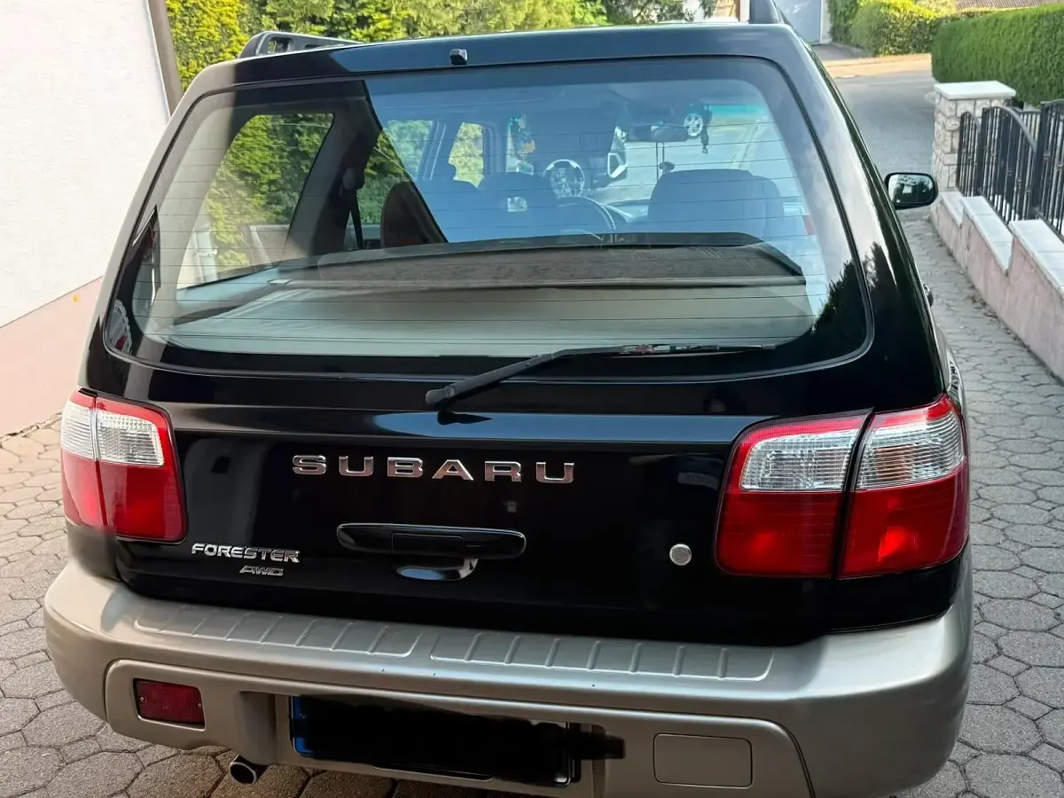 Gebraucht Subaru Forester 125 PS (91 kW) 1999 Schwarz SUV