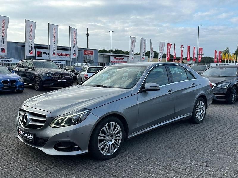 Grau Gebraucht 2013 Mercedes E300 Avantgarde Limousine | 9.990 € (Superpreis) - Bild 1/4