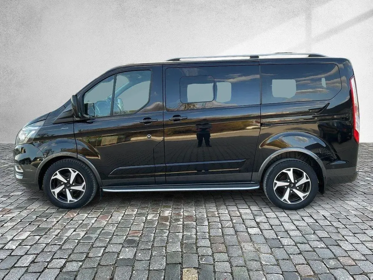 Gebraucht Ford Tourneo Active 185 PS (136 kW) 2022 Obsidian schwarz Van / Kleinbus